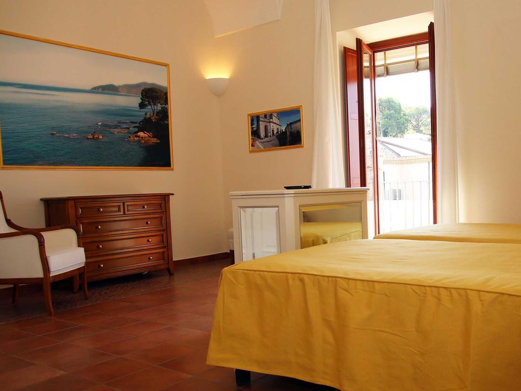 Palazzo Iaquinto Apartment ซานตามาเรีย ดิ กาสเตลลาบาเต ภายนอก รูปภาพ