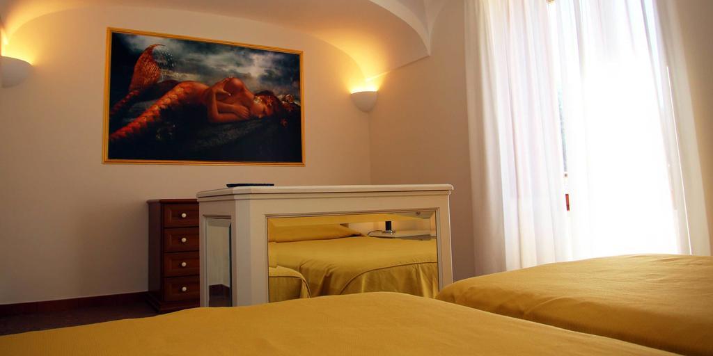 Palazzo Iaquinto Apartment ซานตามาเรีย ดิ กาสเตลลาบาเต ภายนอก รูปภาพ