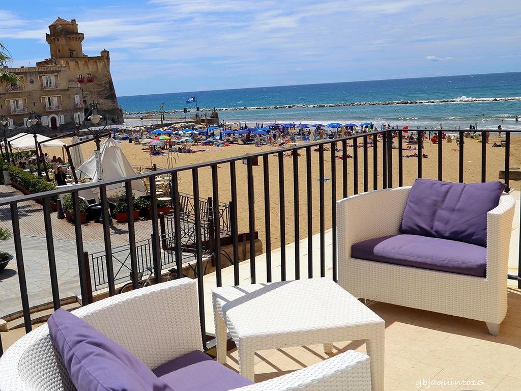 Palazzo Iaquinto Apartment ซานตามาเรีย ดิ กาสเตลลาบาเต ภายนอก รูปภาพ
