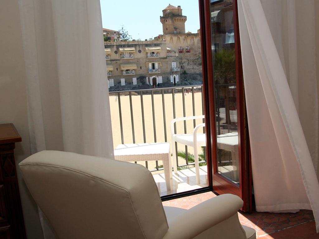 Palazzo Iaquinto Apartment ซานตามาเรีย ดิ กาสเตลลาบาเต ภายนอก รูปภาพ