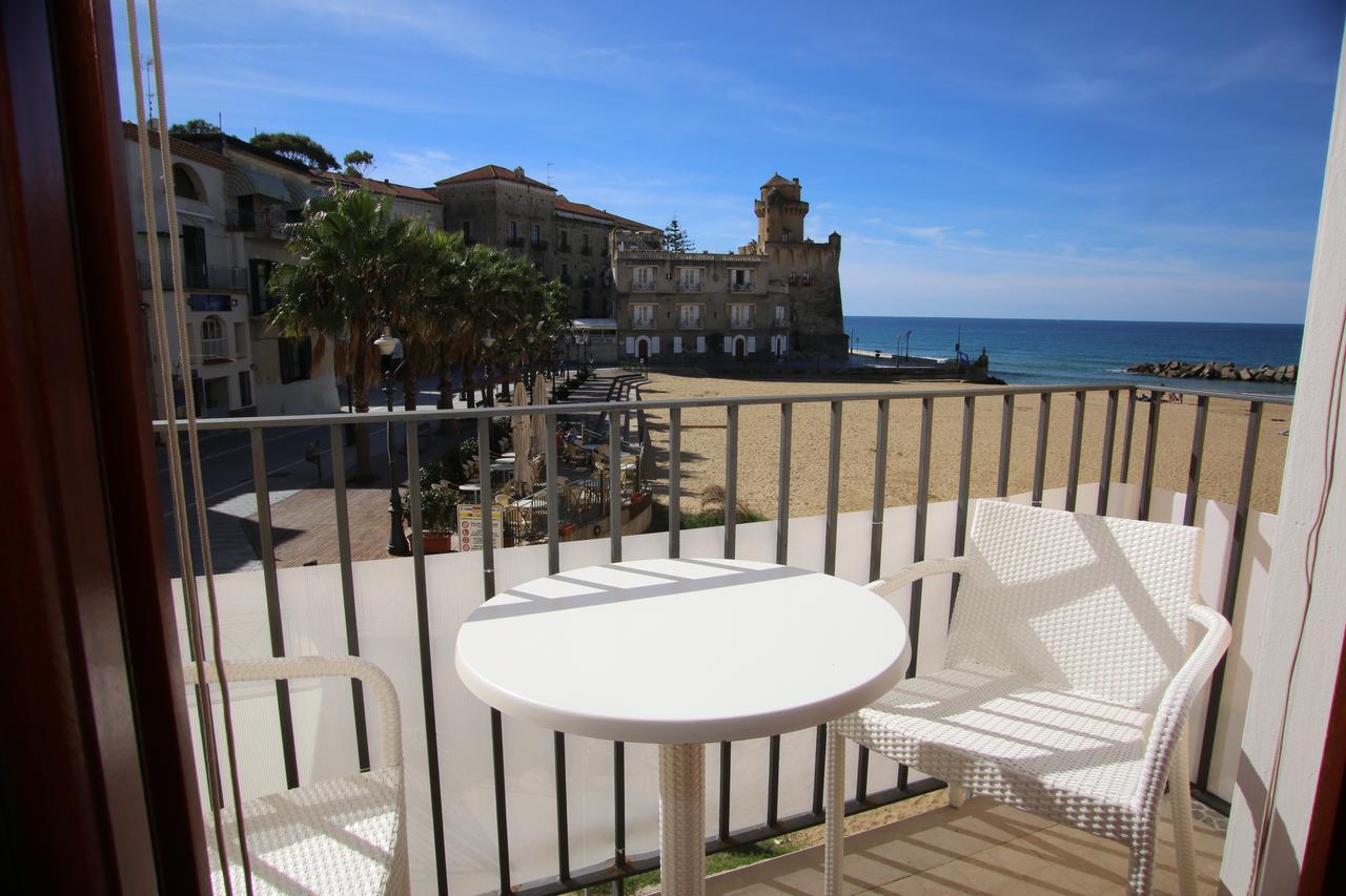 Palazzo Iaquinto Apartment ซานตามาเรีย ดิ กาสเตลลาบาเต ภายนอก รูปภาพ