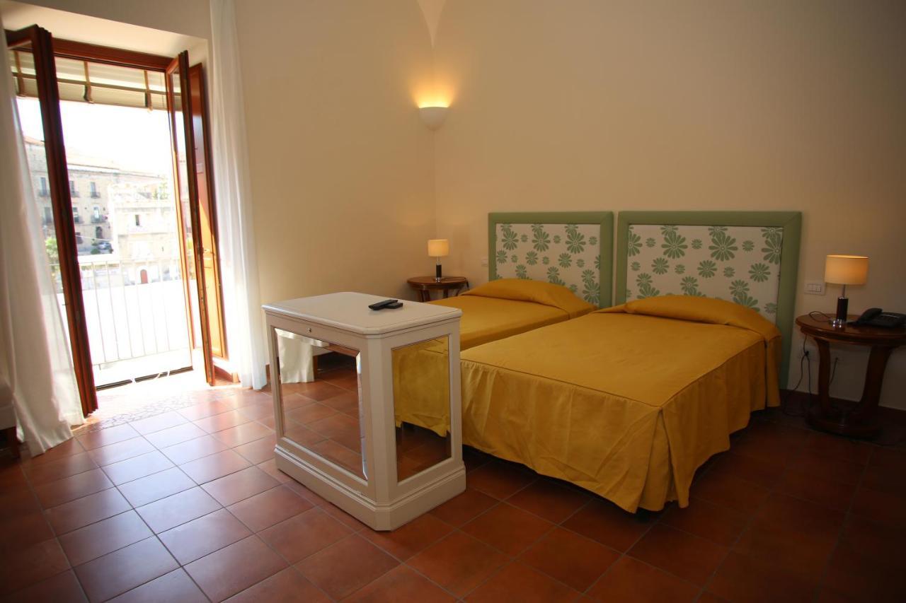 Palazzo Iaquinto Apartment ซานตามาเรีย ดิ กาสเตลลาบาเต ภายนอก รูปภาพ